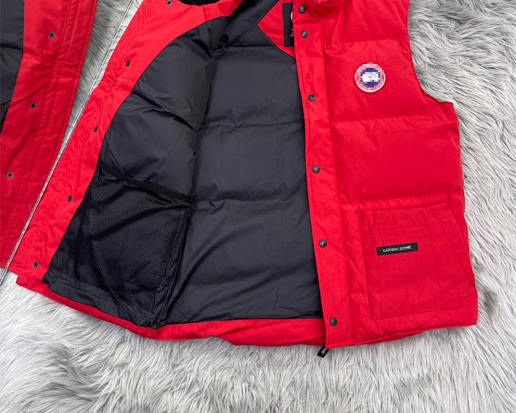  Canada Goose sleeveless down jacket -3
