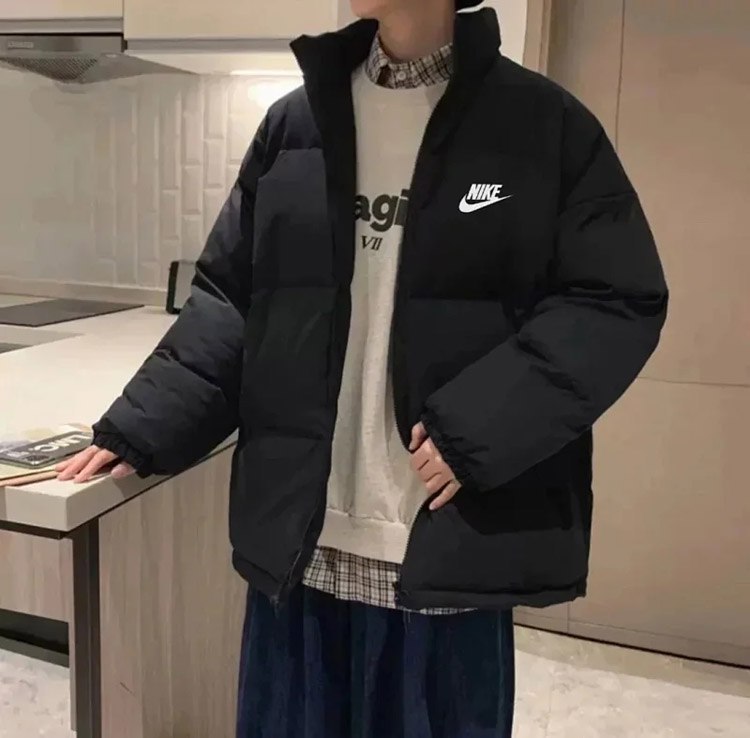 Adidas, Nike, and Balenciaga's new down jackets are hot-selling items at the counter -2