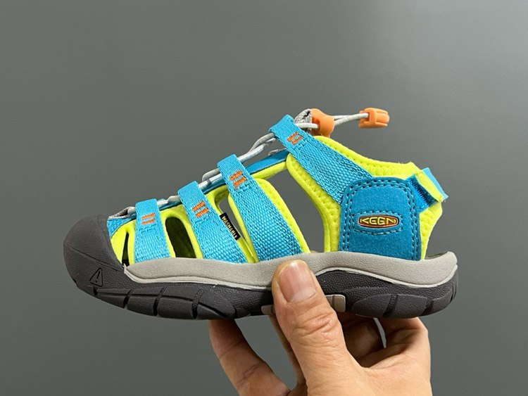 New Balance NB Baotou new hollow breathable soft bottom children's sandals -4
